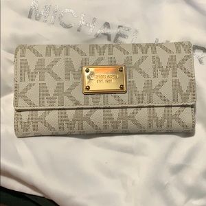 Michael Kors wallet